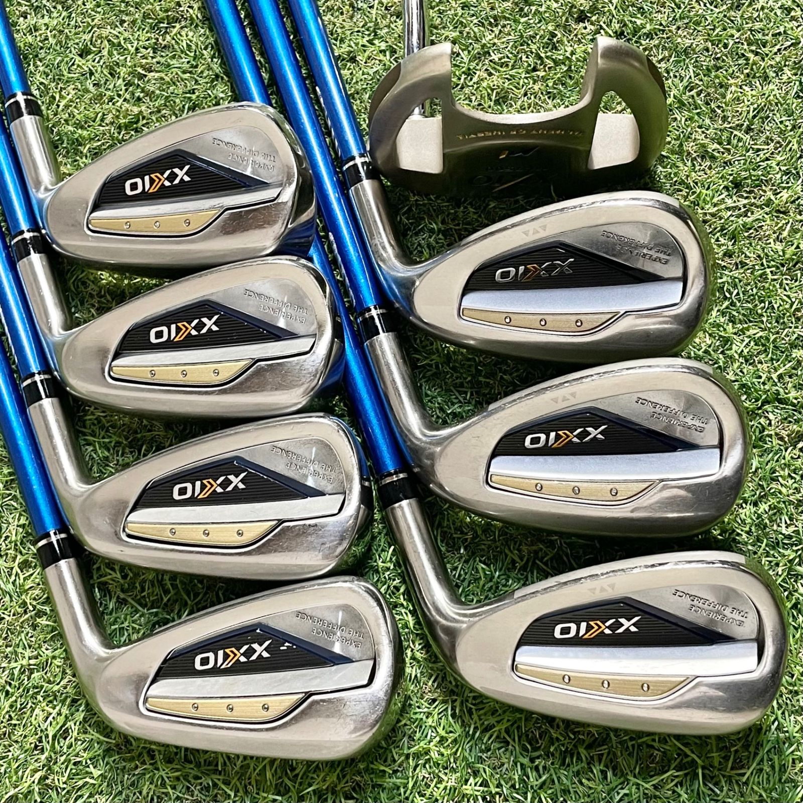 バッグ美品】XXIO13 MP1300 ゼクシオ ゴルフクラブセット メンズ R 11
