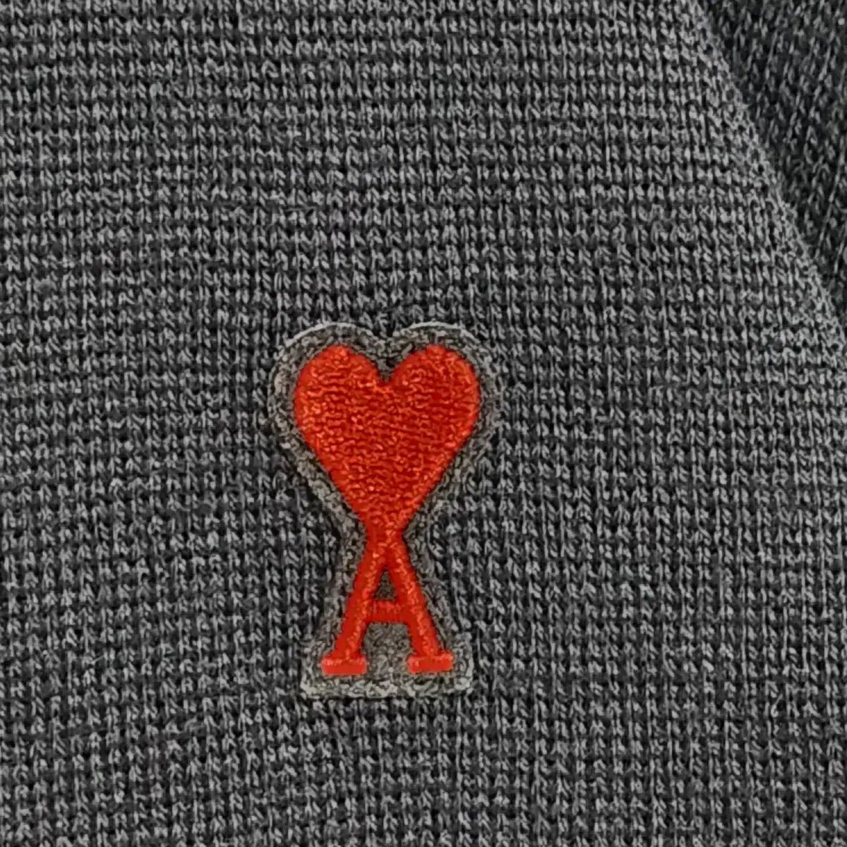 XL アミ ブラック スモール ハート刺繍 カーディガン A19K305 - メルカリ