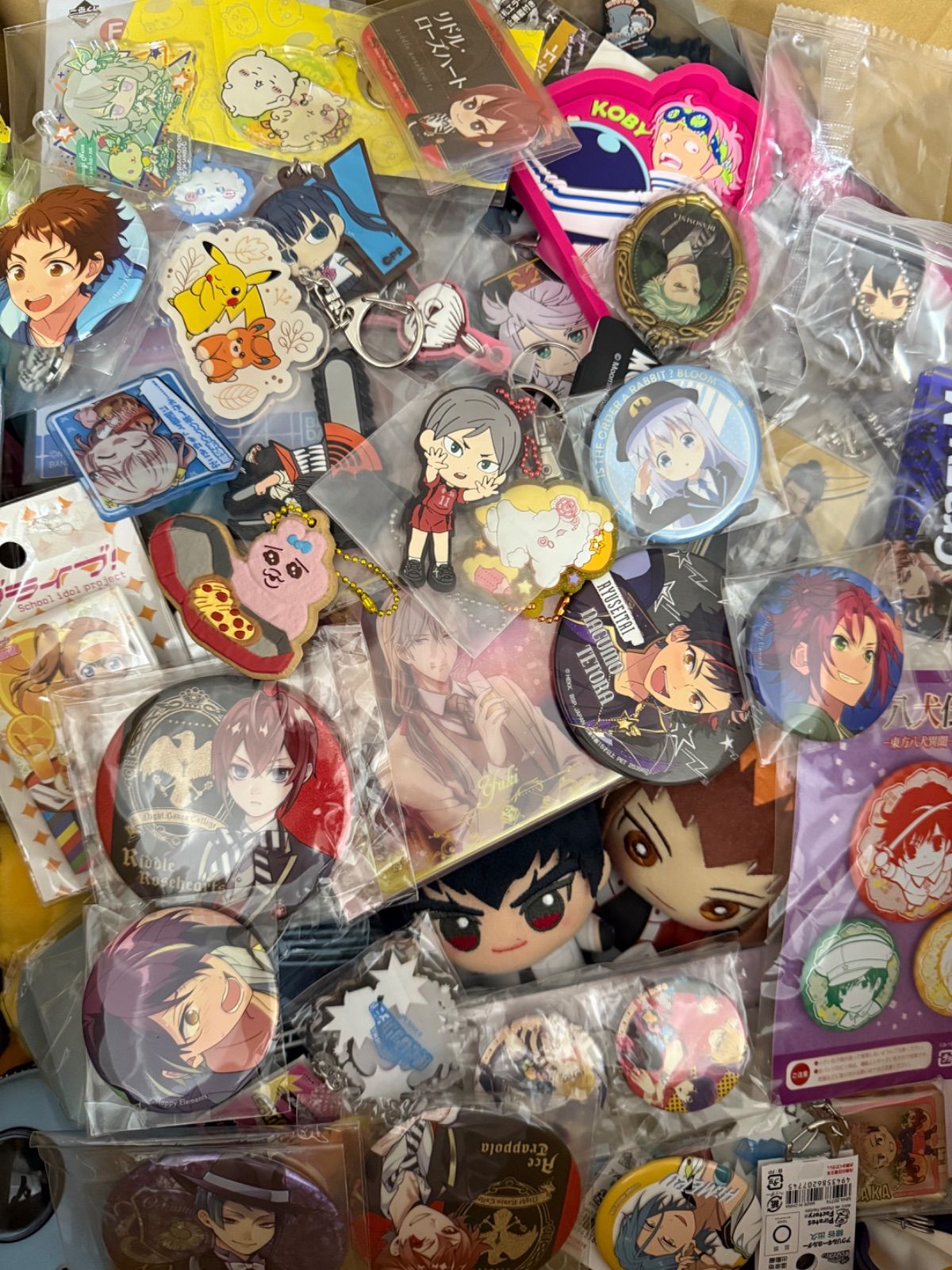大特価！ アニメグッズ等 缶バッジ キーホルダー クリアファイル