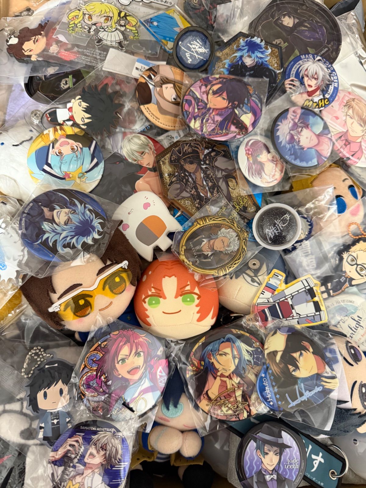 大特価！ アニメグッズ等 缶バッジ キーホルダー クリアファイル