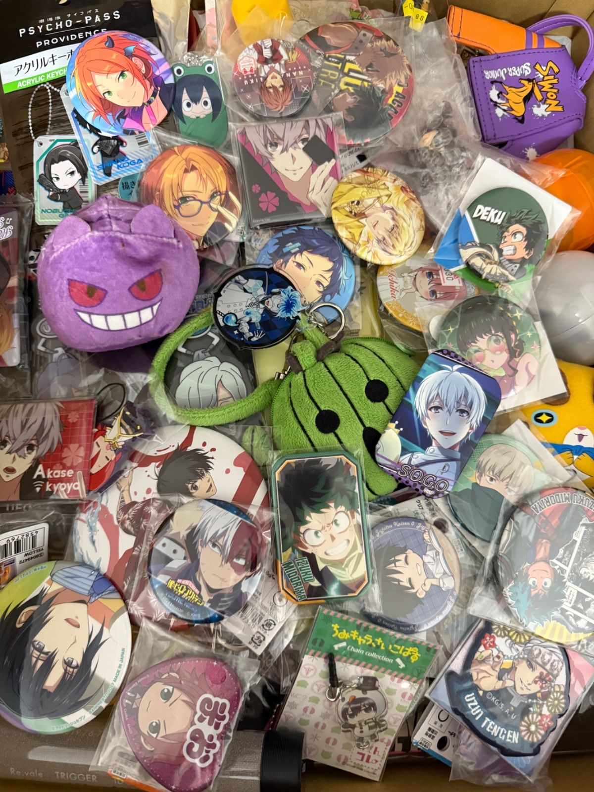 大特価！ アニメグッズ等 缶バッジ キーホルダー クリアファイル