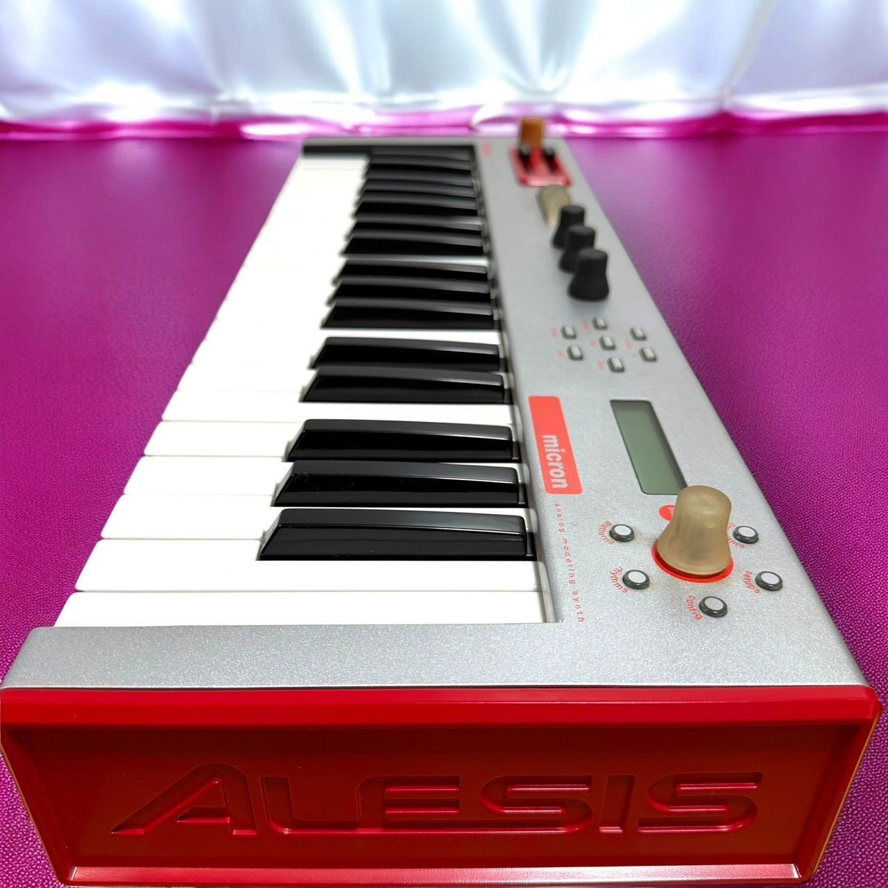 Alesis アレシス