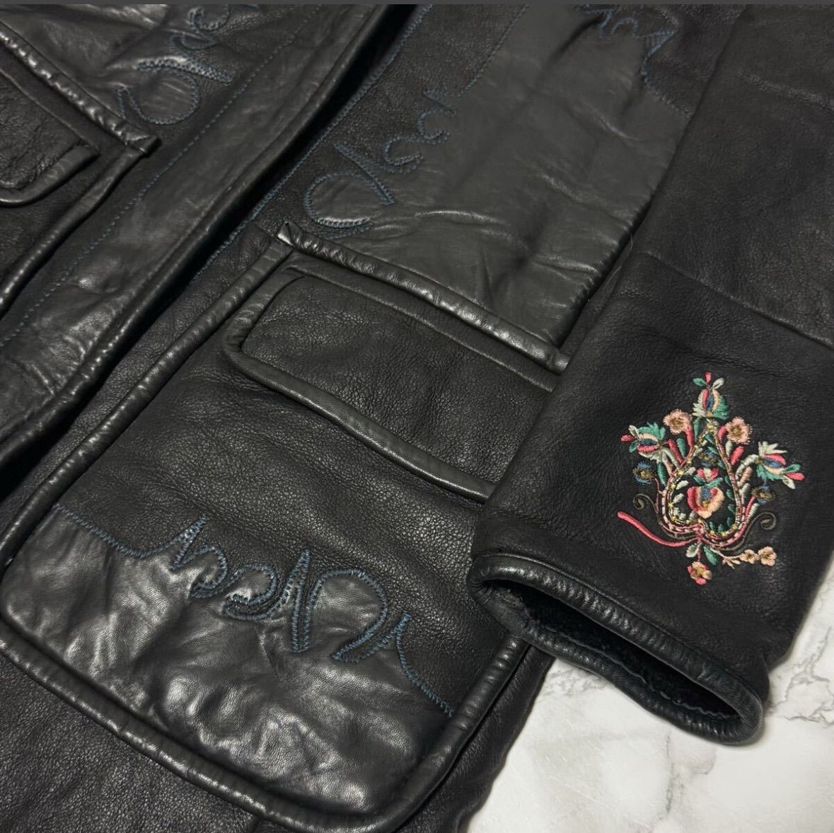 刺繍 ムートンコート