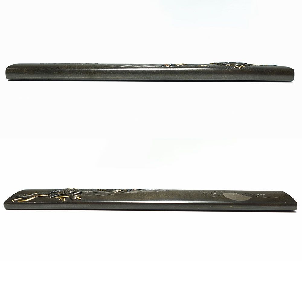 ☆壽谷斎 石黒政常 花押 在銘 四分一磨地月下水鳥図小柄 超絶技巧 高肉