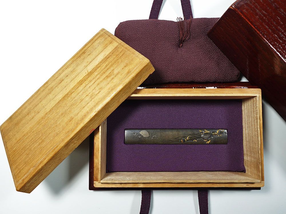 壽谷斎　石黒政常　花押　在銘　四分一磨地月下水鳥図小柄　超絶技巧　二重桐箱入 ☆壽谷斎 石黒政常 花押 在銘 四分一磨地月下水鳥図小柄 超絶技巧 高肉