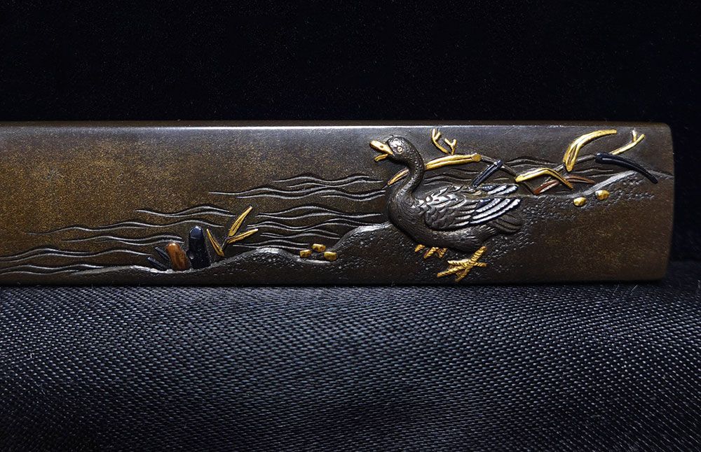 壽谷斎　石黒政常　花押　在銘　四分一磨地月下水鳥図小柄　超絶技巧　二重桐箱入 ☆壽谷斎 石黒政常 花押 在銘 四分一磨地月下水鳥図小柄 超絶技巧 高肉