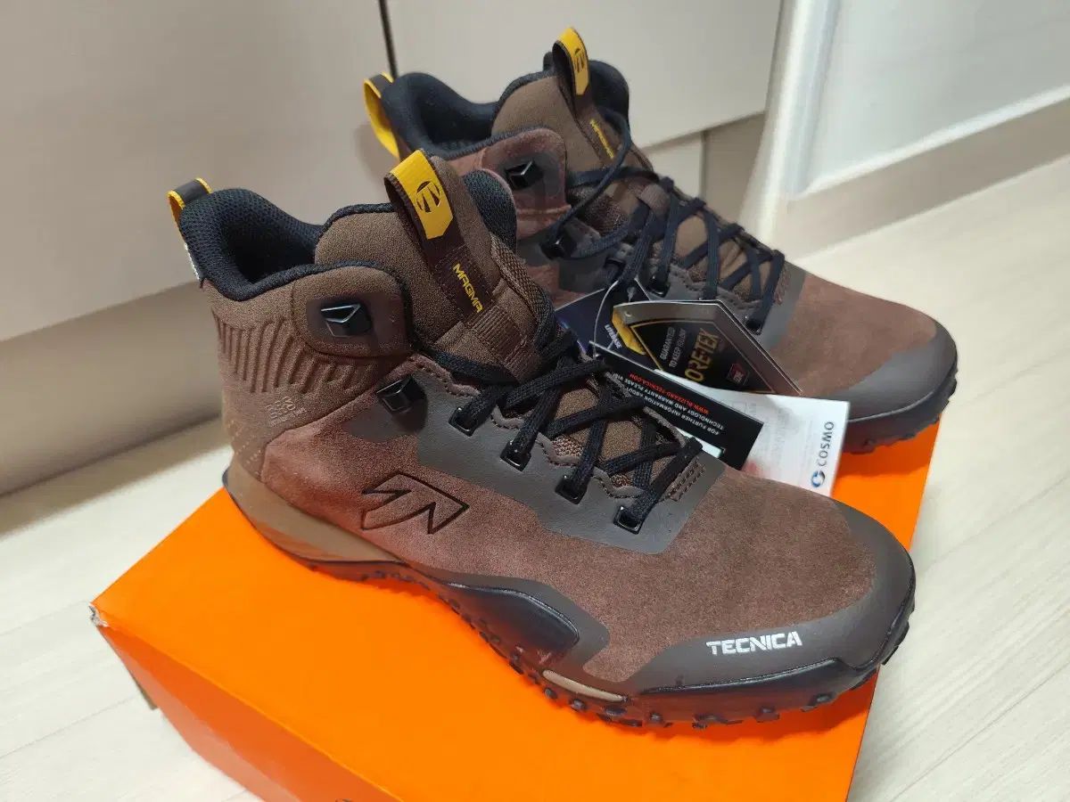 テック ニカ MAGMA MID GTX MS 登山靴 260 mm