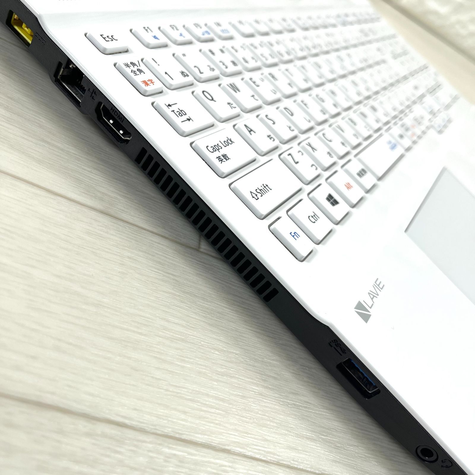 ホワイト WindowsノートPC 本体 Amazon.co.jp: ノートPC【16インチ/Windows11/Core i3-1215U/メモリ8GB