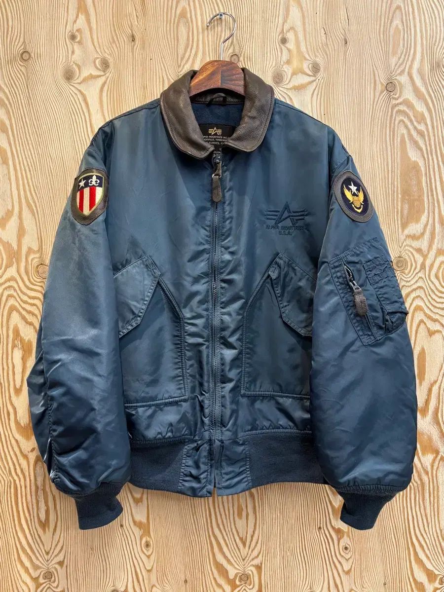 アルファインダストリーズ CWU-45/P MA-1 パイロットジャンパー