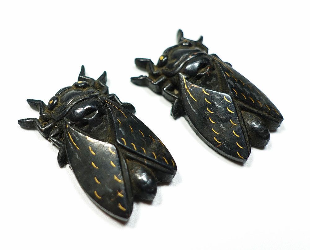 ☆赤銅地容彫蝉図目貫 無銘 高肉彫 金銀象嵌 毛彫 再生復活 cicada