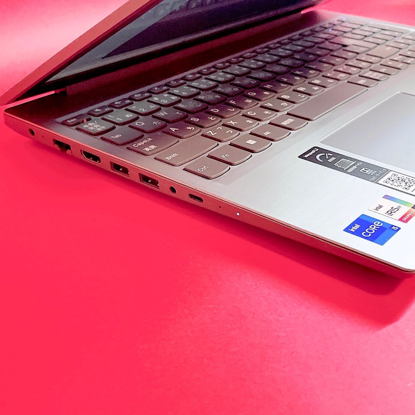 高性能‼️第11世代Corei5✨️売り切れ続出おしゃれシルバー✨️薄型