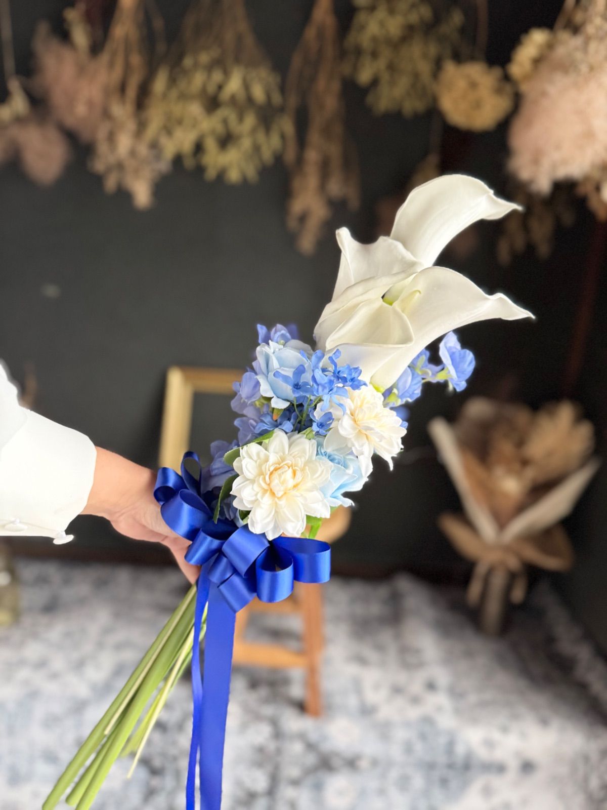 白カラー×アームブーケ☆ブートニア - メルカリ