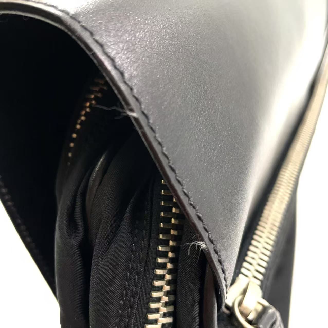 PRADA レザーフラップ×ナイロン レザー×ナイロン ブラック ビジネス