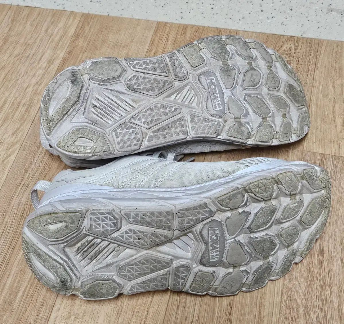  ホカオネオネ クリフトン6 登山靴 トレッキングシューズ アウトドアシューズ