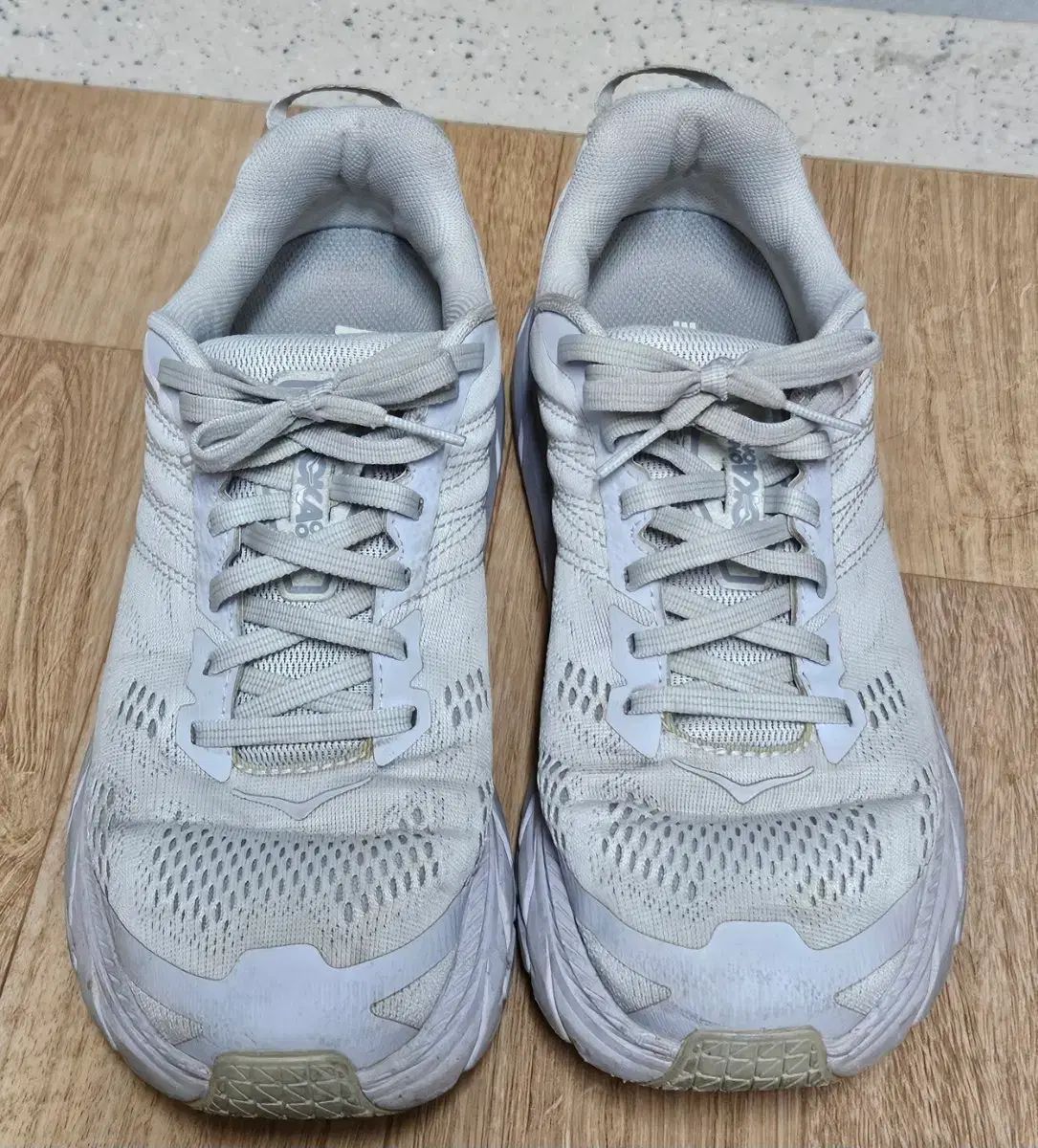 ホカオネオネ クリフトン6