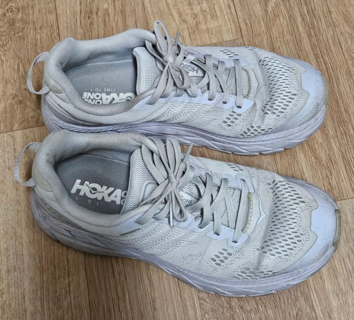 ホカオネオネ クリフトン6