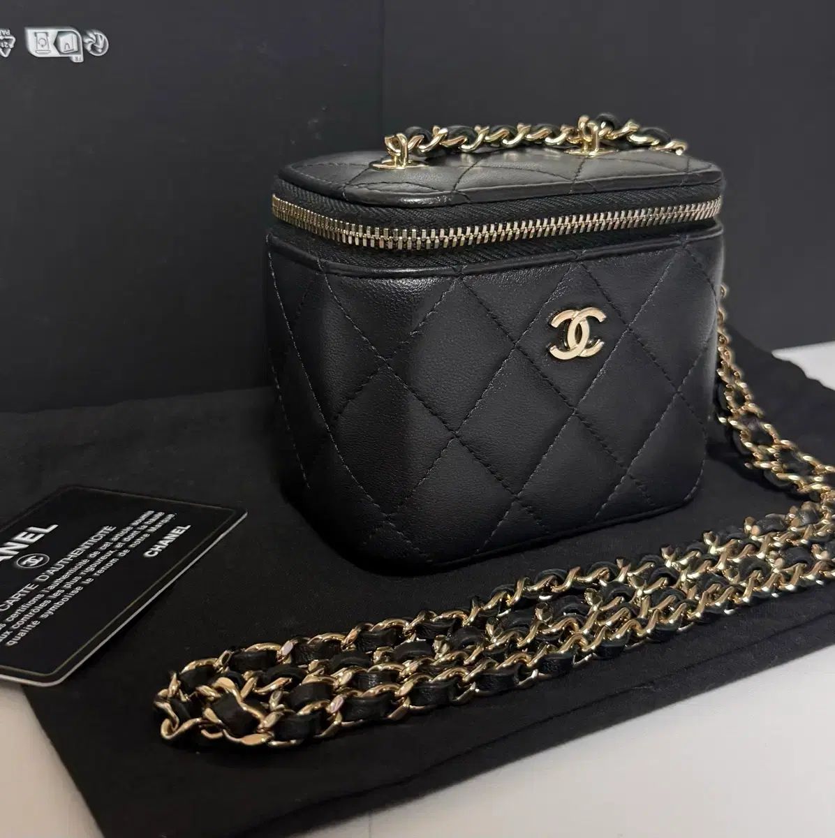 新モデル CHANEL シャネル クラシック ベニティバッグ