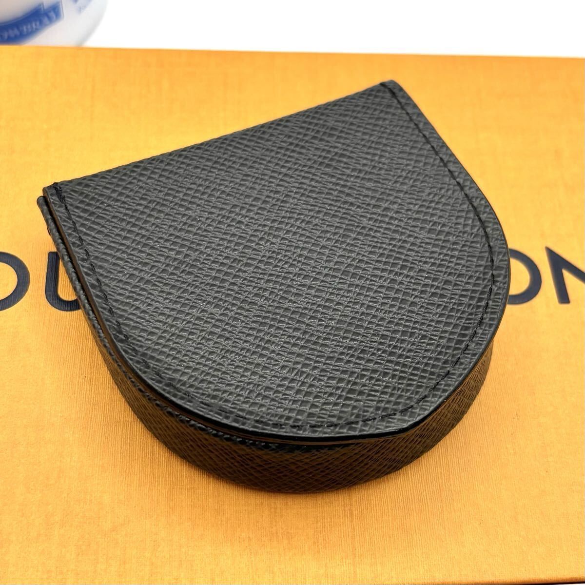 r68 キュベット タイガ アルドワーズ コインケース ルイヴィトン LOUIS