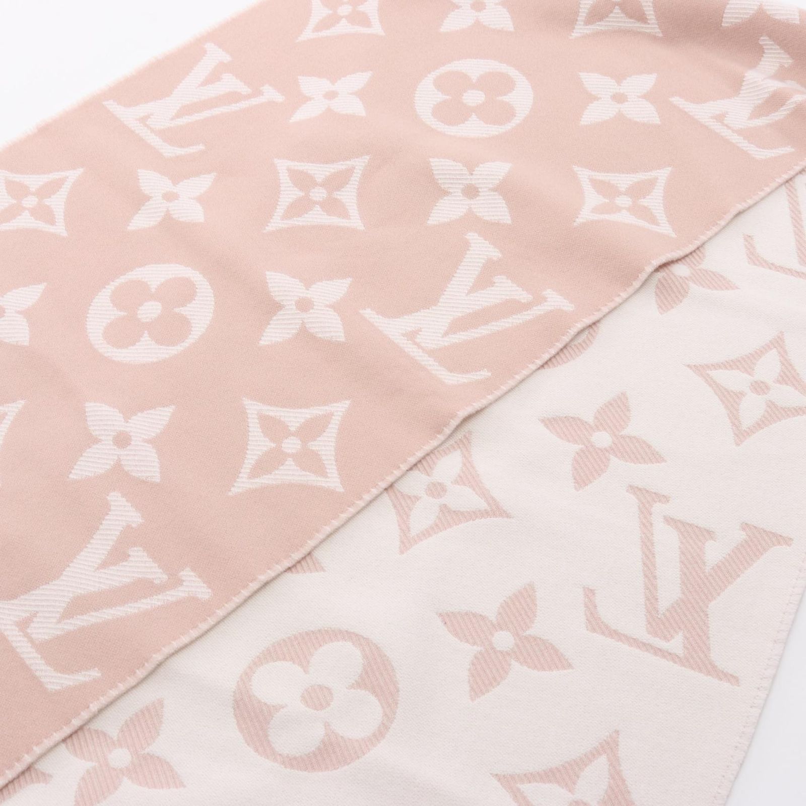 ルイ・ヴィトン LOUIS VUITTON マフラー LV エセンシャル ベージュ