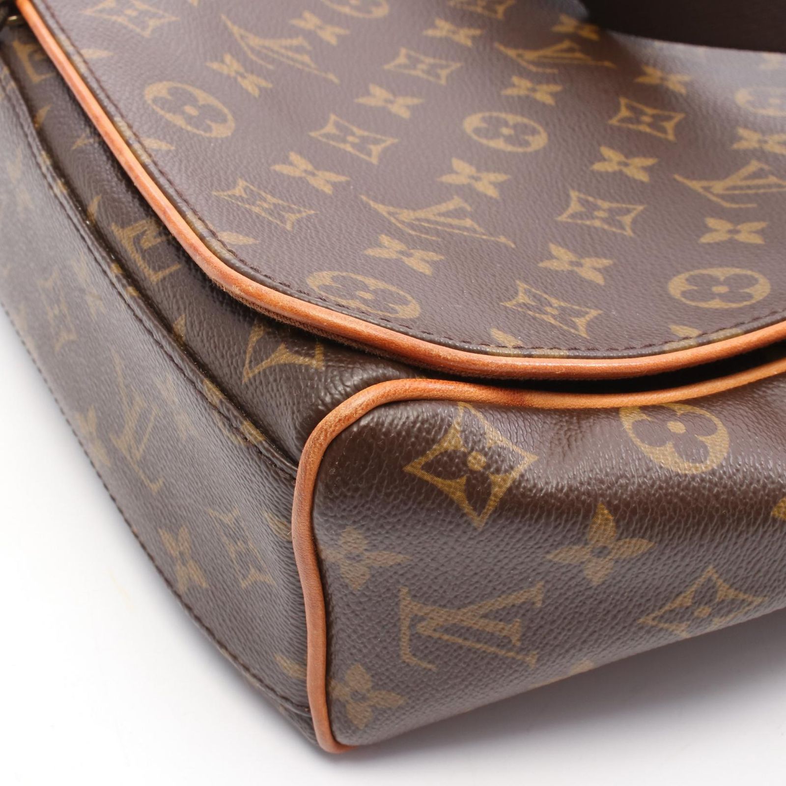 新品未使用　LOUIS VUITTON ショルダーバッグ アベス ルイ・ヴィトン LOUIS VUITTON ショルダーバッグ アベス モノグラム