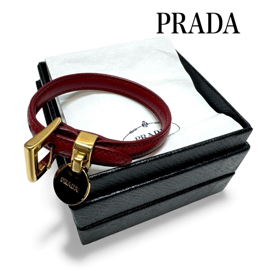 グリコさま PRADA サフィアーノ レザー ブレスレット ブラック メタルXサフィアーノレザー ブレスレット | PRADA