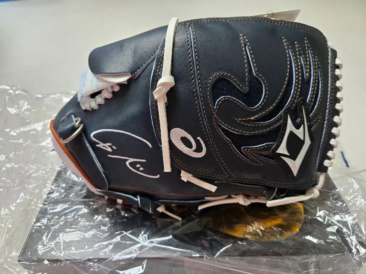 アシックス ダルビッシュ モデル グローブ