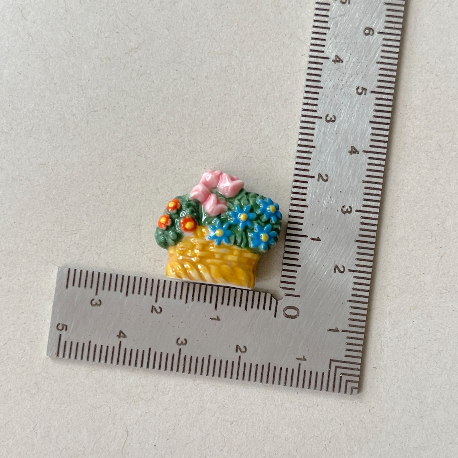 パニエの王様　レア　フェーブ　ヴィンテージ　フェーヴ　ミニチュア　陶器　カゴ パニエの王様 レア フェーブ ヴィンテージ フェーヴ ミニチュア 陶器