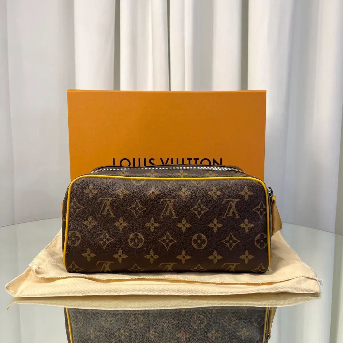 ルイヴィトン エクリプス モノグラム ポーチ ドーブキッド 옐로우