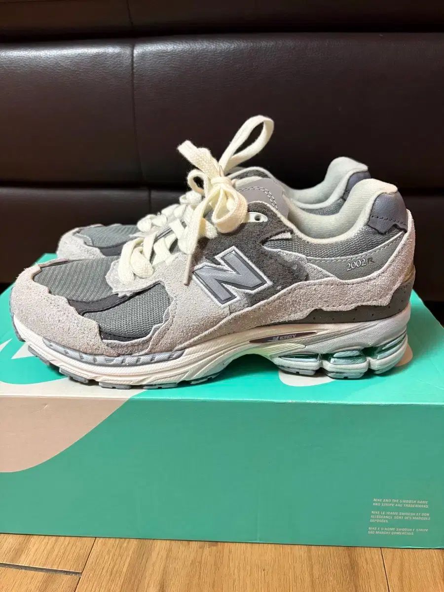ニューバランス 2002r プロテクション パック レイン クラウド - メルカリ