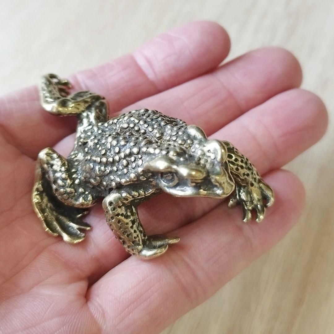 A23 真鍮製 カエル置物｜金運・幸運・財運を呼ぶ風水インテリア｜重厚