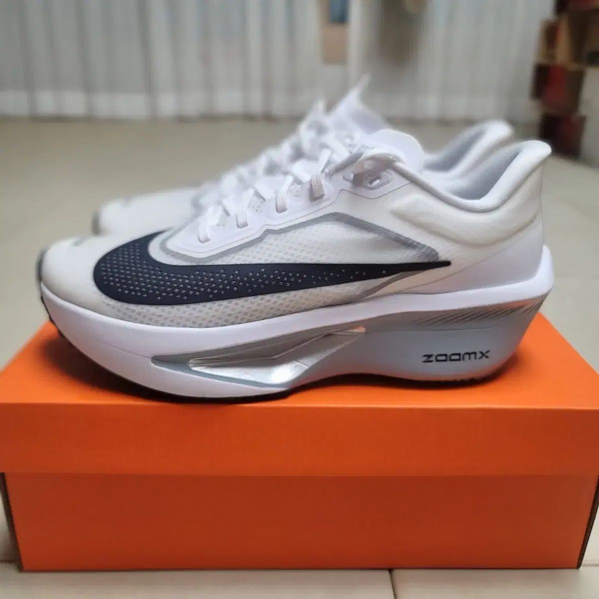 ナイキ ズーム フライ 6 白 265 mm