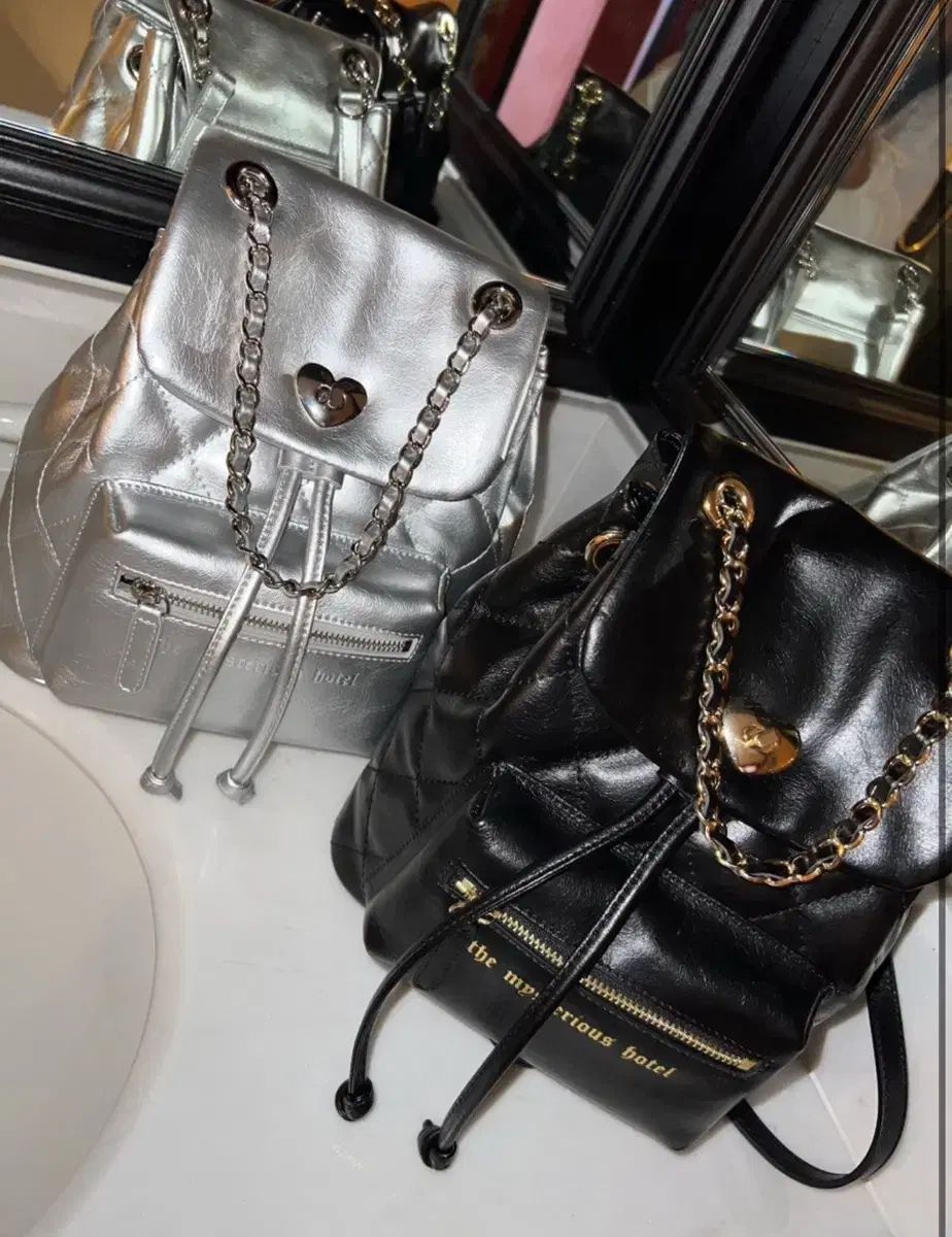 THE MYSTERIOUS HOTEL ザ ミステリアス ホテル キルティング バックパック ブラック