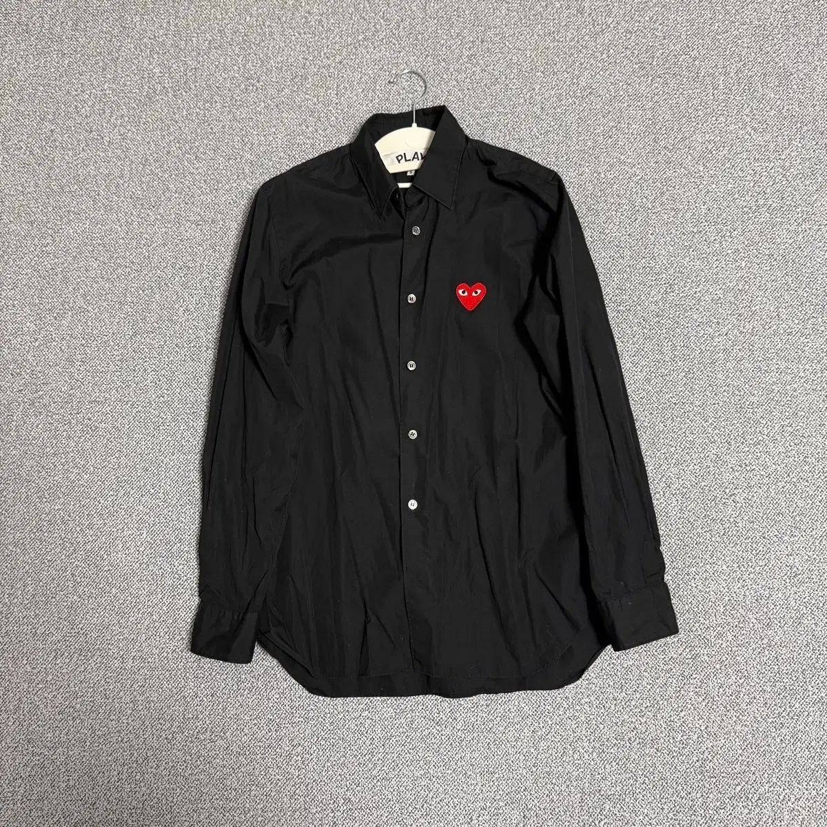 COMME des GARCONS ブラック レッド ワッペン 長袖シャツ S AZ-B002