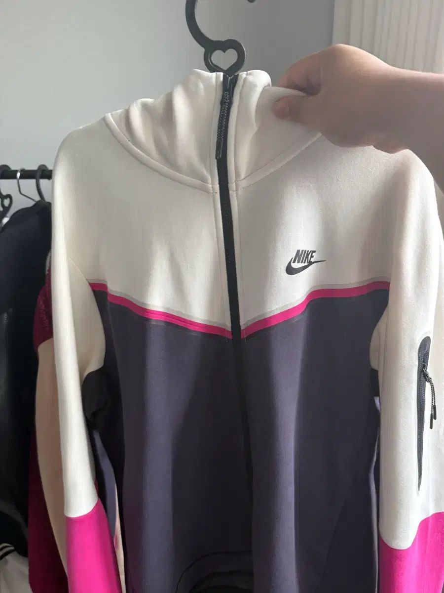 ナイキ テックフリース テックパック ストア ピンク フーディー xl