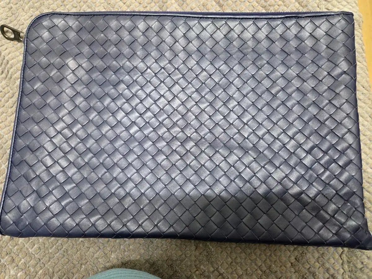 ボッテガ ヴェネタ イントレチャート クラッチバッグ 紫