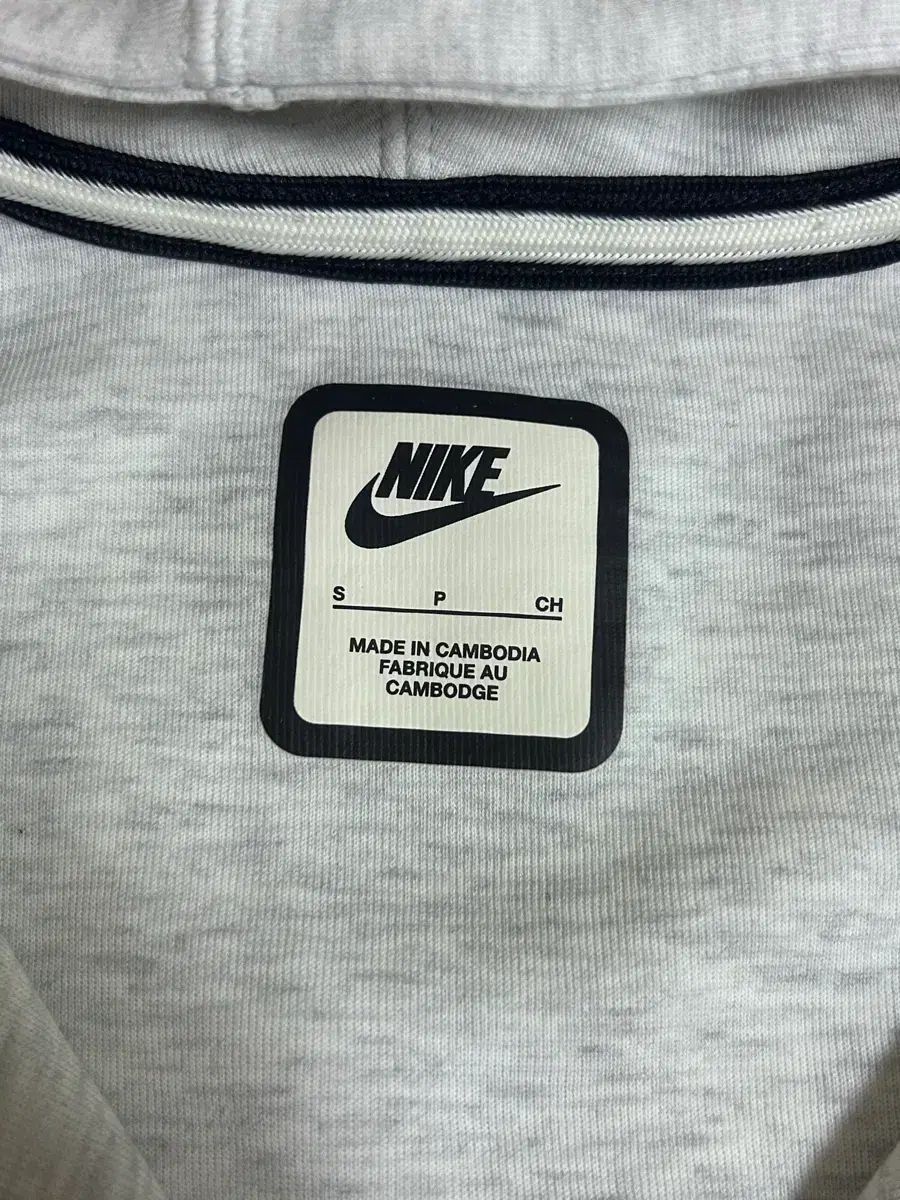 ナイキ テックパック 白 レディース