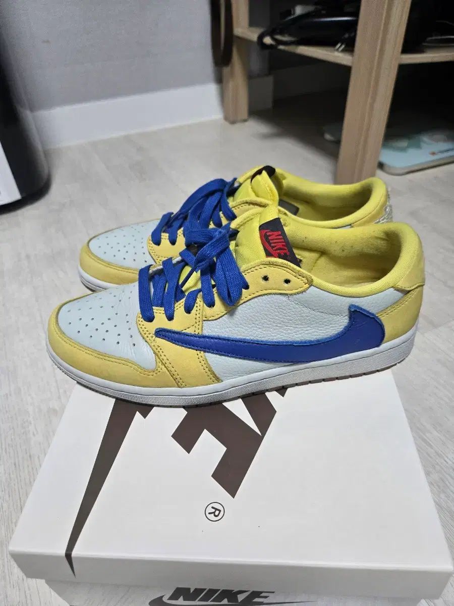 トラヴィス スコット 有馬 かな リー サイズ SCOTT 팝니다