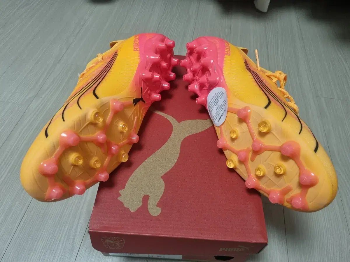  275 mm ウルトラ MG フットサルシューズ シューズ