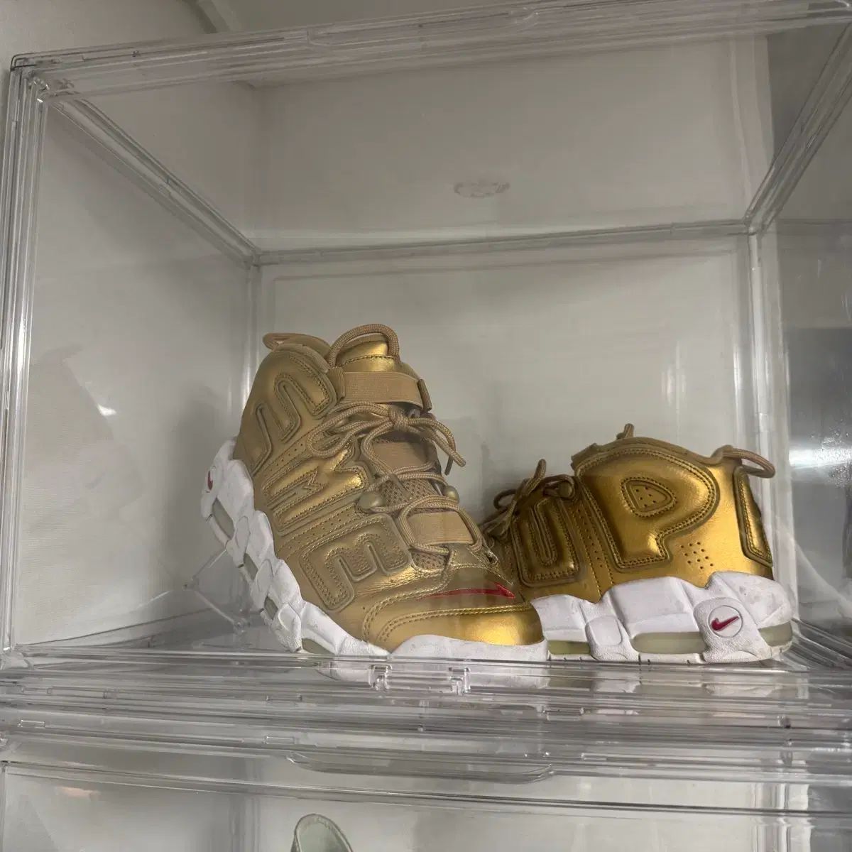 ナイキ シュプリーム エアモア アップテンポ GOLD 270