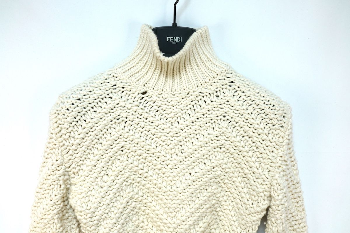 FENDI フェンディ FFロゴ クロップド ハイネック ニット セーター
