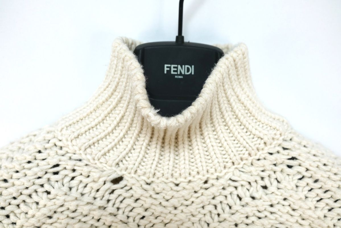 FENDI フェンディ FFロゴ クロップド ハイネック ニット セーター