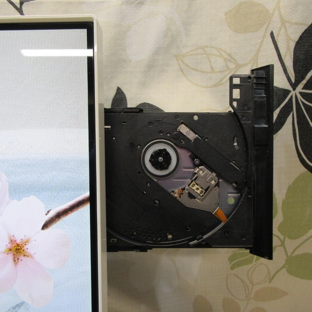 Win11公式対応8世代i7/メ16G/新品SSD/地デジBSCS/無線/カメラ - メルカリ