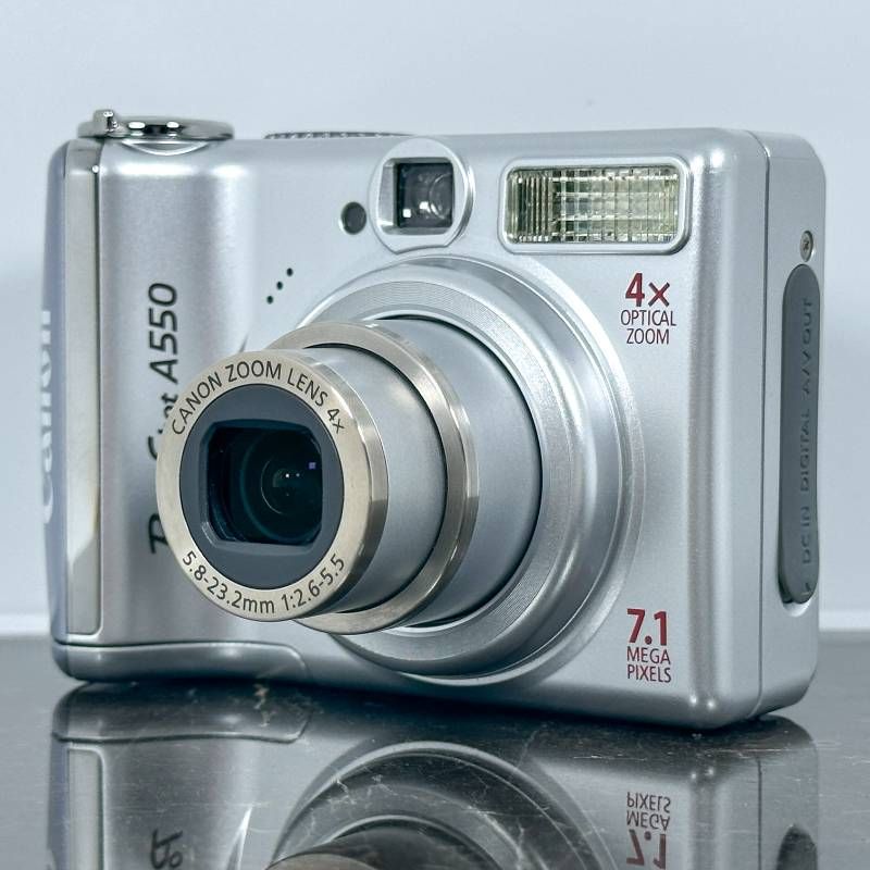 美品】Canon PowerShot A550 710万画素 光学4倍ズーム 単三電池ですぐ