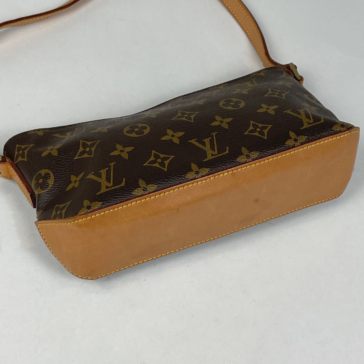 ✨✨ルイヴィトン✨トロター✨モノグラム✨M51240✨ブラウン✨ショルダーバッグ ルイ・ヴィトン Louis Vuitton トロター 斜め掛け ポシェット