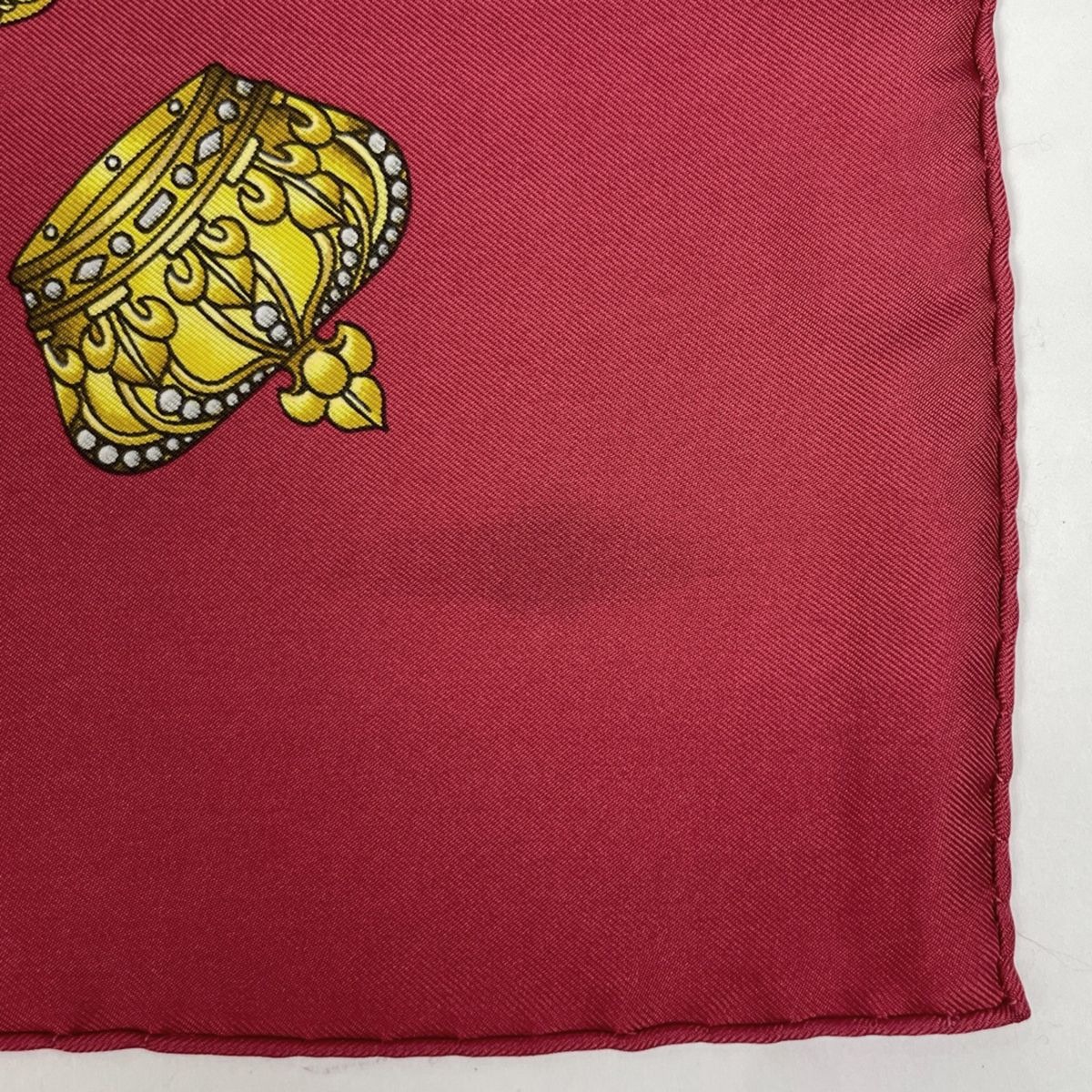 エルメス HERMES カレ 90 LES TAMBOURS タンブールの太鼓 王冠