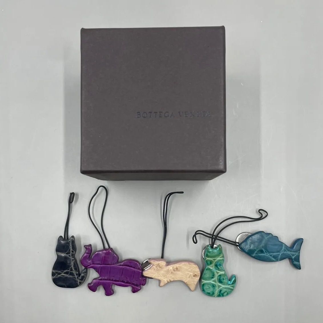 BOTTEGA VENETA ボッテガヴェネタ キーホルダー 5点セット 動物 アニマル 猫 豚 象 魚 クロコ型押し レザー 本革 カラフル マルチカラー