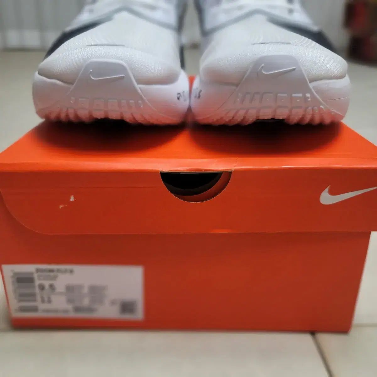  ナイキ ズーム フライ 6 白|ブラック 275 mm 登山靴 トレッキングシューズ アウトドアシューズ