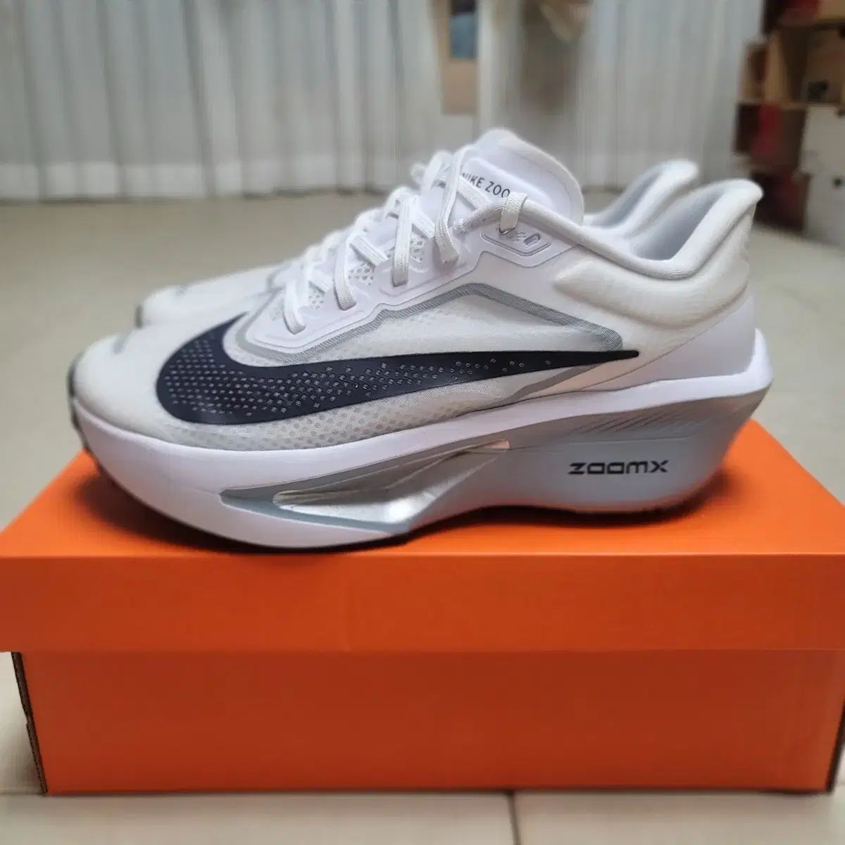 ナイキ ズーム フライ 6 白 260 mm