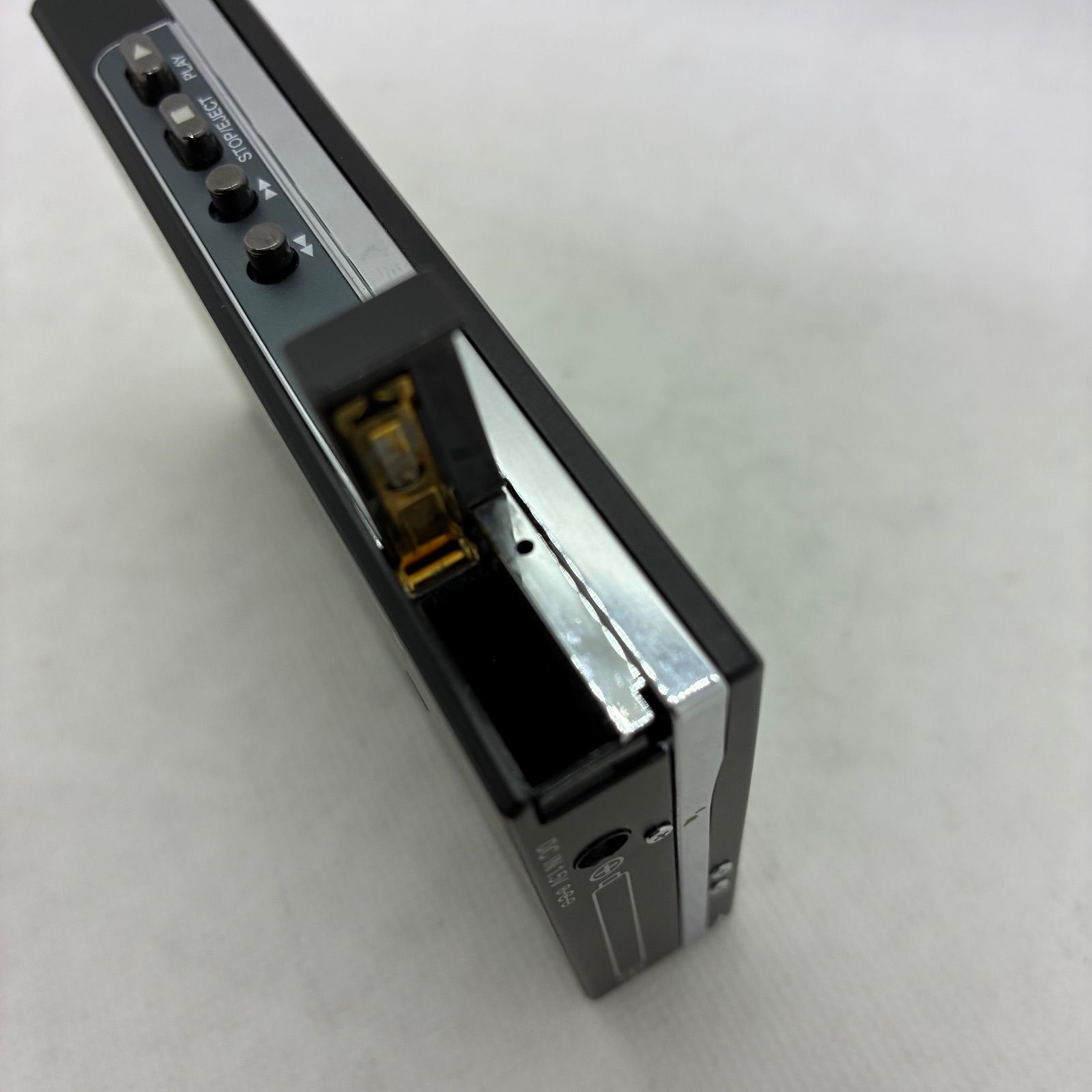 ジャンク】SONYソニー WALKMAN カセットプレーヤーWM-501 保護カバー