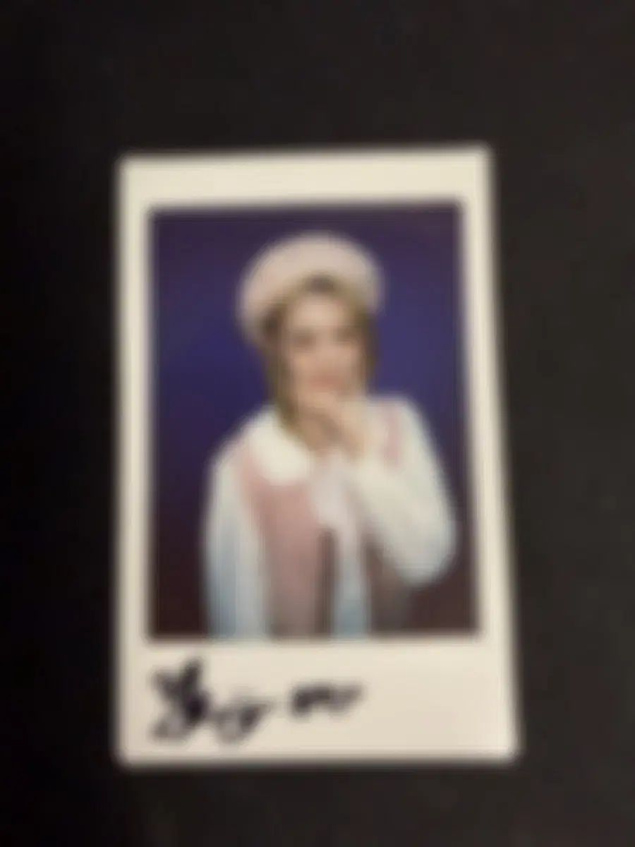 tripleS（トリプルエス） コン・ユビン サイン入りチェキ - メルカリ